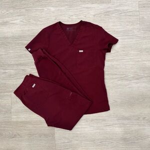Figs burgundy scrub set